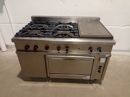 4-burner gas stove with plancha and oven
